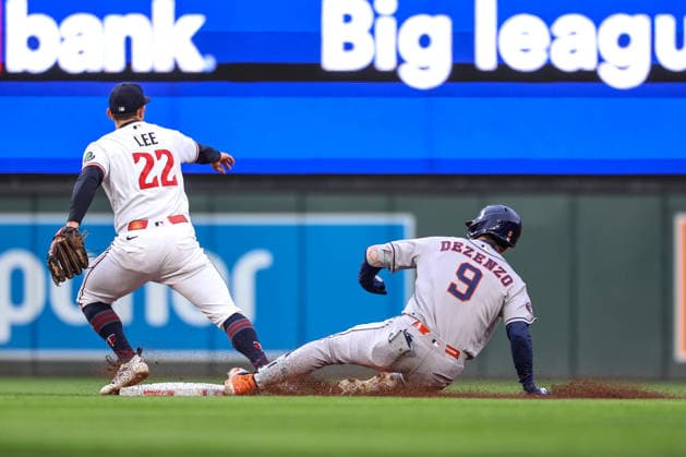 May 19, 2026, Minneapolis, Minnesota, USA: Houston Astros right fielder ZACH DEZENZO (9) slides safely into second base for a double in the fourth inning during a MLB, Baseball Herren, USA Baseball game between the Houston Astros and the Minnesota Twins at Target Field in Minneapolis, Minnesota on May 19, 2026. The Astros defeated the Twins 2-1. ZUMA Press Wire. Minneapolis USA - ZUMAg254 20260519_zsp_g254_043 Copyright: xStevenxGarciax