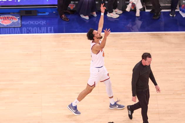 NBA, Basketball Herren, USA East Conference Finals Game 1 - Cleveland Cavaliers at New York Knicks New York Knicks guard Landry Shamet reacts to scoring a three point basket in overtime during game 1 of the NBA East Conference Finals between the New York Knicks and Cleveland Cavaliers in New York, New York, USA, 19 May 2026. New York NEW YORK United States  Copyright: xSARAHxYENESELx