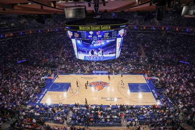 NBA, Basketball Herren, USA East Conference Finals Game 1 - Cleveland Cavaliers at New York Knicks New York Knicks and Cleveland Cavaliers players in action during game 1 of the NBA East Conference Finals between the New York Knicks and Cleveland Cavaliers in New York, New York, USA, 19 May 2026. New York NEW YORK United States  Copyright: xSARAHxYENESELx