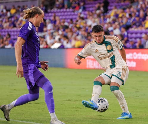 May 19, 2026, Orlando, Florida, USA: Atlanta United defender ELoÂAS BoÂEZ (3) handles the ball against Orlando City SC during the U.S Open Cup quarterfinal match. The Orlando City Soccer Club hosted Atlanta United at Inter&Co Stadium in Orlando, FL. MLS, Fussball Herren, USA 2026: Orlando City Soccer Club 4:1 Atlanta United FC  - ZUMAm299 20260519_znp_m299_042 Copyright: xTaylorxMcFeex
