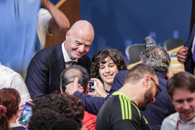 May 19, 2026, New York, New York, USA: GIANNI INFANTINO, President of FIFA, is surrounded by people taking selfies with him before an event marking World Football Day in the General Assembly Hall at UNHQ, focused on refugees and soccer. New York USA - ZUMAo116 20260519_znp_o116_048 Copyright: xBiancaxOterox