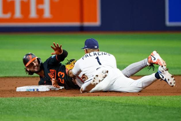 May 19, 2026, St. Petersburg, Florida, USA: Tampa Bay Rays second baseman Richie Palacios (1) attempts to tag out Baltimore Orioles center fielder Blaze Alexander (23), when he attempts to steal second base during the eighth inning at Tropicana Field on Tuesday, May 19, 2026, in St. Petersburg. St. Petersburg USA - ZUMAs70_ 20260519_zan_s70_048 Copyright: xJeffereexWoox