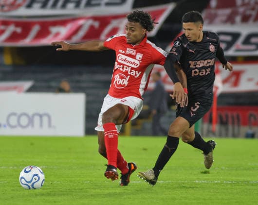 Independiente Santa Fe (COL) Vs Platense - Copa CONMEBOL Libertadores Kilian Toscano of Independiente Santa Fe and Ivan Gomez of Platense compete for the ball during matchday 5 of Group E in the 2026 CONMEBOL Libertadores Cup at the Nemesio Camacho El Campin Stadium in Bogota, Colombia. Bogota Colombia  Copyright: xDanielxGarzonxHerazox originalFilename:garzonherazo-independ260519_npapG.jpg