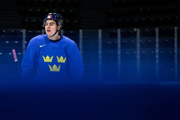 260520 Anton Frondell of Sweden at a practice session during the 2026 IIHF Ice Hockey World Championship on May 20, 2026 in Fribourg Photo Jesper Zerman BILDBYRAN kod JZ JZ0721 ishockey ice hockey ishockey vm 2026 vm 2026 iihf world championship träning practice sverige sweden day 6 bbeng sverige sweden  Copyright: JESPERxZERMAN BB260520JZ002