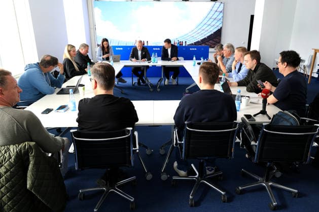 DEU, DFL, 2 FBL Hertha BSC, PK, 20 05 2026, Sportforum, Berlin, DEU, DFL, 2 FBL Hertha BSC, PK, im Bild Benjamin Weber Sportdirektor, Hertha BSC Berlin , Dr Peter Goerlich Geschaeftsfuehrung Presseleute DFL regulations prohibit any use of Photographs as image sequences and or quasi video nordphotoxGmbHx xEngler nph00076