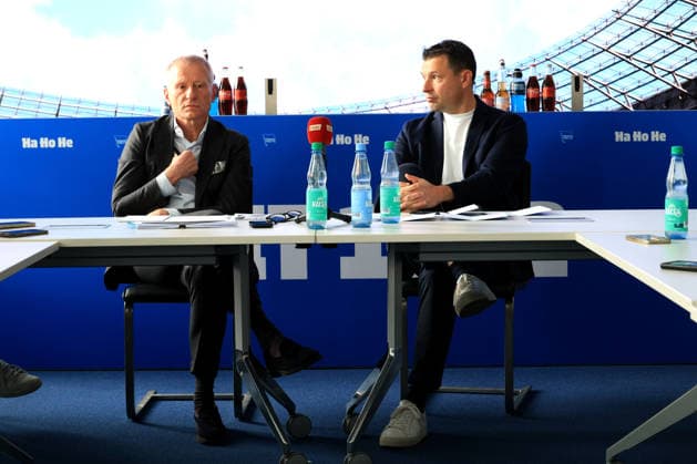 DEU, DFL, 2 FBL Hertha BSC, PK, 20 05 2026, Sportforum, Berlin, DEU, DFL, 2 FBL Hertha BSC, PK, im Bild Benjamin Weber Sportdirektor, Hertha BSC Berlin , Dr Peter Goerlich Geschaeftsfuehrung DFL regulations prohibit any use of Photographs as image sequences and or quasi video nordphotoxGmbHx xEngler nph00076