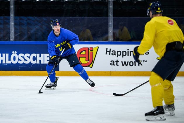 260520 Lucas Raymond of Sweden at a practice session during the 2026 IIHF Ice Hockey World Championship on May 20, 2026 in Fribourg Photo Jesper Zerman BILDBYRAN kod JZ JZ0721 ishockey ice hockey ishockey vm 2026 vm 2026 iihf world championship träning practice sverige sweden day 6 bbeng  Copyright: JESPERxZERMAN BB260520JZ040