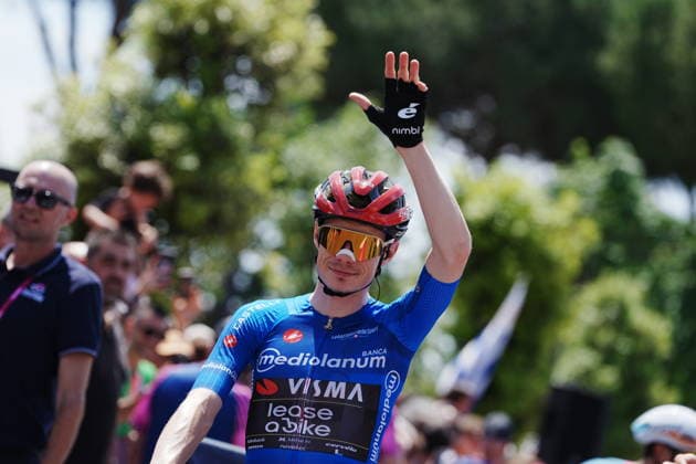 Denmark™s Jonas Vingegaard Hansen of Team Visma Lease A Bike blue jersey during Stage 11 of the Giro d™Italia from Porcari to Chiavari, Italy, Wednesday May 20, 2026.  Copyright: xGianmattiaxD Albertoi LaPressex