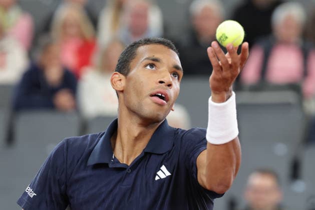2026 05 20, xFSx, Bitpanda Open Hamburg ATP500, round of 16, mens tennis tournament in Hamburg , Am Rothembaum in Hamburg , Felix Auger Aliassime CAN makes a serve Copyright: HMBxMedia FernandoxSoares