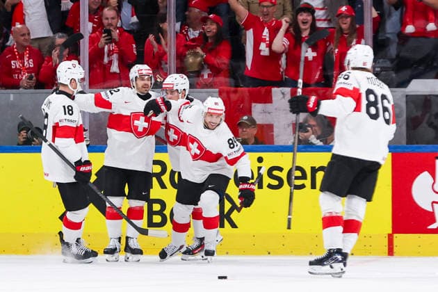 Ice hockey, Eishockey - IIHF WC 2026 ZURICH,SWITZERLAND,20.MAY.26 - ICE HOCKEY - IIHF Ice Hockey World Championship, WM, Weltmeisterschaft 2026, group stage, Austria vs Switzerland. Image shows the rejoicing of Team SUI.  GEPAxpictures xMaticxKlansek