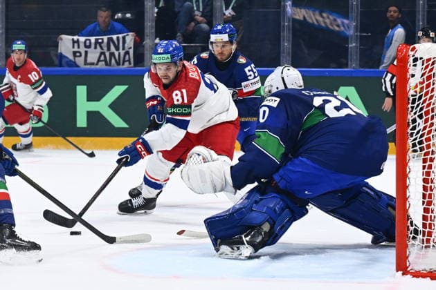 L-R Matej Blumel (CZE), Luca Zanatta (ITA) and goalkeeper Damian Clara (ITA) in action during the 2026 IIHF World Championship, WM, Weltmeisterschaft Group B, match Czechia vs Italy, Fribourg, Switzerland, on May 20, 2026. (CTKxPhoto RadekxPetrasek) CTKPhotoP2026052007612  CTKPhotoP2026052007612