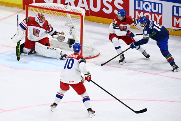 L-R Goalkeeper Dominik Pavlat (CZE) receiving the first goal, Roman Cervenka (CZE), Hajek Libor (CZE) and Nicholas Saracino (ITA) in action during the 2026 IIHF World Championship, WM, Weltmeisterschaft Group B, match Czechia vs Italy, Fribourg, Switzerland, on May 20, 2026. (CTKxPhoto RadekxPetrasek) CTKPhotoP2026052007960  CTKPhotoP2026052007960