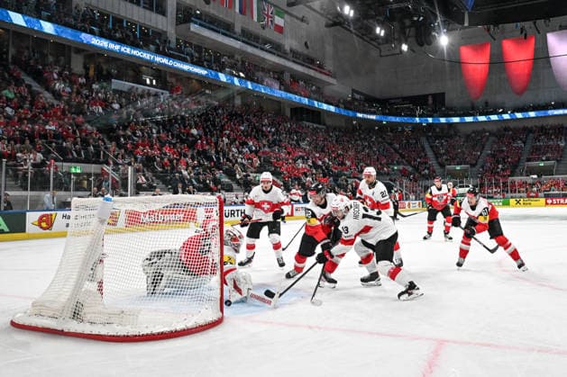 ZURICH, SWITZERLAND MAY 20 Nico Hischier of Switzerland scores a goal against goalkeeper David Kickert of Austria during the 2026 IIHF Ice Hockey World Championship Switzerland game between Austria and Switzerland at Swiss Life Arena on May 20, 2026 in Zurich, Zurich Zurich Swiss Life Arena Zurich Switzerland Switzerland Copyright: xJustPictures.ch AndreaxBrancax jp-en-EuSpIm-JP7_ANB_Aut_Swi_20052026_7004A
