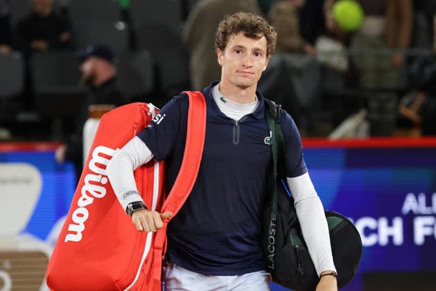 2026 05 20, xFSx, Bitpanda Open Hamburg ATP500, round of 16, mens tennis tournament in Hamburg , Am Rothembaum in Hamburg , Ugo Humbert FRA says goodbye to the spectators Copyright: HMBxMedia FernandoxSoares