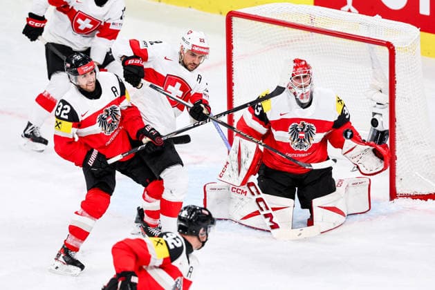Ice hockey, Eishockey - IIHF WC 2026 ZURICH,SWITZERLAND,20.MAY.26 - ICE HOCKEY - IIHF Ice Hockey World Championship, WM, Weltmeisterschaft 2026, group stage, Austria vs Switzerland. Image shows Bernd Wolf (AUT), Nino Niederreiter (SUI) and Florian Vorauer (AUT).  GEPAxpictures xMaticxKlansek