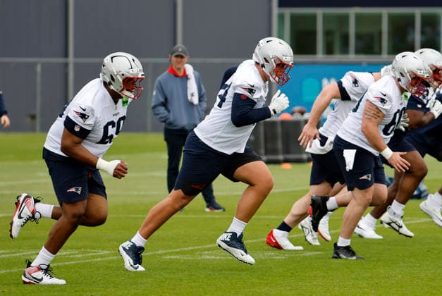 FOXBOROUGH, MA - MAY 09: Caleb Lomu 74 of the New England Patriots during New England Patriots rookie camp on May 9, 2026, at Gillette Stadium in Foxborough, Massachusetts. (Photo by Fred Kfoury III Icon Sportswire) NFL, American Football Herren, USA MAY 09 New England Patriots Workout EDITORIAL USE ONLY Icon482260509075