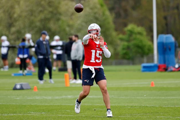 FOXBOROUGH, MA - MAY 09: Behren Morton 15 of the New England Patriots during New England Patriots rookie camp on May 9, 2026, at Gillette Stadium in Foxborough, Massachusetts. (Photo by Fred Kfoury III Icon Sportswire) NFL, American Football Herren, USA MAY 09 New England Patriots Workout EDITORIAL USE ONLY Icon482260509079