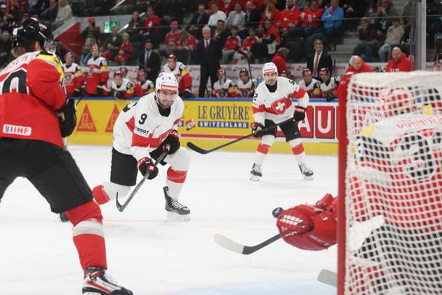 20 05 2026 Swiss Life Arena Zurich , SWITZERLAND, Men IIHF World Championship Zurich 2026 Group A Austria Switzerland Damien Riat SUI scores 8 0
