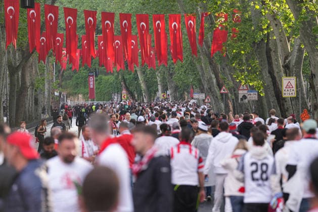 Fans on the way to the stadium , Turkey, Football, UEFA Europa League, Final, 2025 2026, SC Freiburg vs Aston Villa, 20 05 2026, Tüprasü Stadium, Besiktasu Park, Istanbul Istanbul Tüprasü Stadium, Besiktasu Park Istanbul Turkey Copyright: xArnexAmbergx