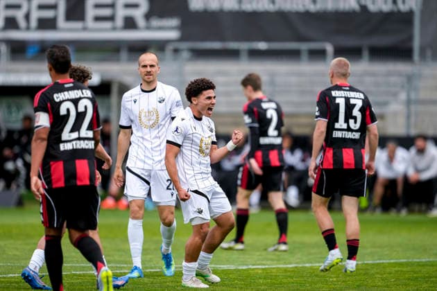 from left Phil Halbauer SVS, 20 , goal scorer Yanis Outman SVS, 17 , players of SV Sandhausen SVS , cheer about the goal to 1 0, cheer, goal celebration, celebrate the goal, goal, celebration, cheers about the goal, rejoice, joy, rejoices, optimistic, positive, game scene, highlight, action, 20 05 2026, Sandhausen Germany , football, anniversary match, SV Sandhausen Eintracht Frankfurt xozx
