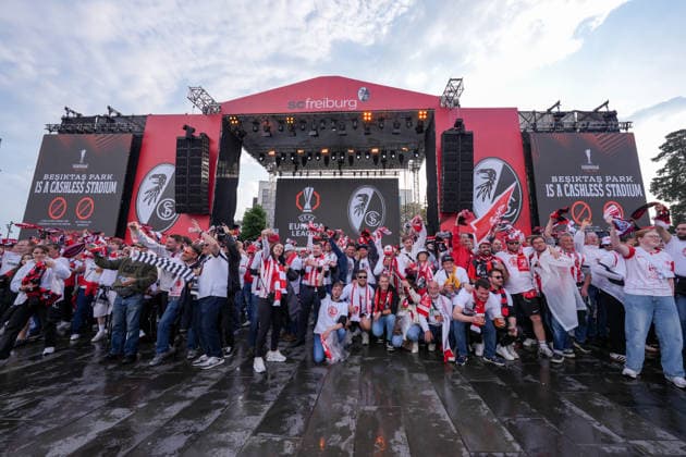 Fans celebrate peacefully in the city and at the fan meeting, Turkey, Football, UEFA Europa League, Final, 2025 2026, SC Freiburg vs Aston Villa, 20 05 2026, Tüprasü Stadium, Besiktasü Park, Istanbul Istanbul Tüprasü Stadium, Besiktasü Park Istanbul Turkey Copyright: xArnexAmbergx