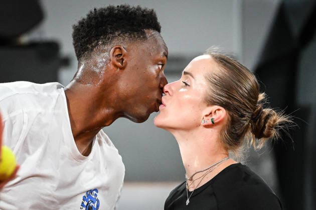 May 20, 2026, Paris, France, France: Elina SVITOLINA of Ukraine and Gael MONFILS of France during a training session of the Roland-Garros 2026, French Open 2026, Grand Slam tennis tournament at Roland-Garros Stadium on May 20, 2026 in Paris, France. Paris France - ZUMAm308 20260520_zsp_m308_085 Copyright: xMatthieuxMirvillex