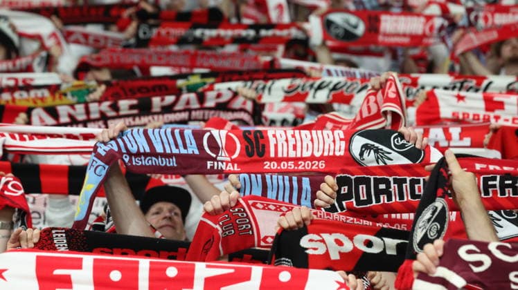20 05 2026, xrekx, Football Europa League Final 2026, SC Freiburg Aston Villa v l Fans Spectators Scarves Flags SC Freiburg DFL DFB REGULATIONS PROHIBIT ANY USE OF PHOTOGRAPHS as IMAGE SEQUENCES and or QUASI VIDEO Istanbul