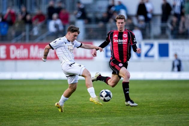 from left scorer Marvin Schulz SVS, 27 , Elias Baum SGE, 2 , scores the goal to 2 1, goal, goal success, highlight, action, action scene, 20 05 2026, Sandhausen Germany , football, anniversary match, SV Sandhausen Eintracht Frankfurt xozx
