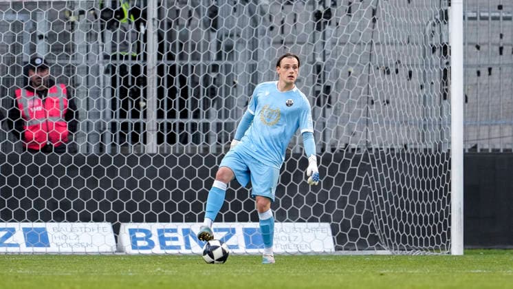 Noah Loos goalkeeper, SVS, 40 , on the ball, cropped, full body, single image, single photo, action, action, 20 05 2026, Sandhausen Germany , football, anniversary match, SV Sandhausen Eintracht Frankfurt xozx