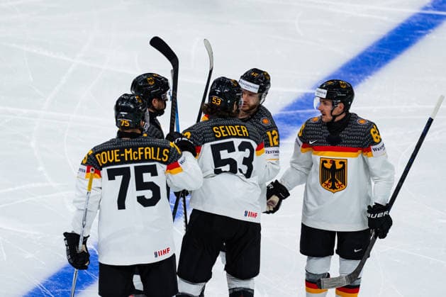 ZURICH, SWITZERLAND - MAY 20: Moritz Seider (Germany, 53) and the team during their 1:0 goal celebration during the Preliminary Round - Group A Match 27 between United States and Germany at the IIHF Ice hockey, Eishockey World Championship, WM, Weltmeisterschaft 2026, Swiss Life Arena on May 20, 2026 in Zurich, Switzerland. Zurich Switzerland Copyright: xTimoxSteinx