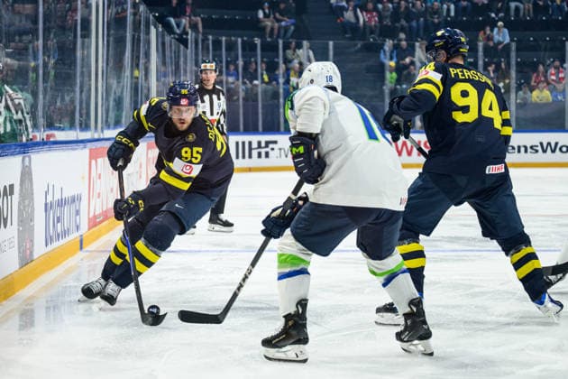 260520 Jacob De La Rose of Sweden during the 2026 IIHF Ice Hockey World Championship between Sweden and Slovenia on May 20, 2026 in Fribourg Photo Jesper Zerman BILDBYRAN kod JZ JZ0722 ishockey ice hockey ishockey vm 2026 vm 2026 iihf world championship sverige sweden slovenia bbeng bbauto  Copyright: JESPERxZERMAN BB260520JZ067