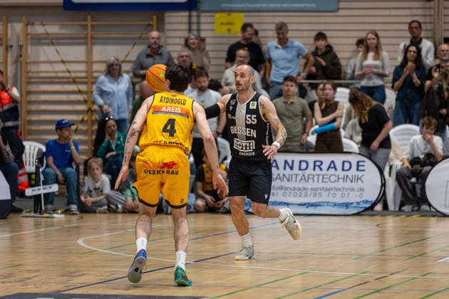 Gian Bahattin Aydinoglu Bozic Estriche Knights Kirchheim, 04 Simon Krajcovic Giessen 46ers, 55 GER, Bozic Estriche Knights Kirchheim vs Giessen 46ers, BARMER 2 Basketball Bundesliga, Playoffs Semifinal Game 1, Season 2025 2026, 20 05 2026 GER, Bozic Estriche Knights Kirchheim vs Giessen 46ers, BARMER 2 Basketball Bundesliga, Playoffs Semifinal Game 1, Season 2025 2026, 20 05 2026 Goeppingen Copyright: xEibner-Pressefoto NinaxSanderx EP_NSR