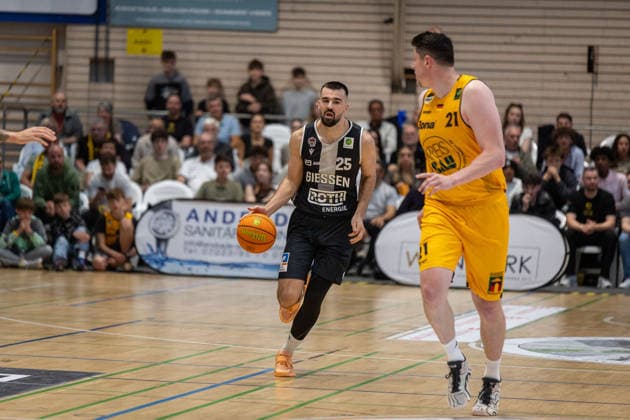 Viktor Kovacevic Giessen 46ers, 25 Nicolas Bretzel Bozic Estriche Knights Kirchheim, 21 GER, Bozic Estriche Knights Kirchheim vs Giessen 46ers, BARMER 2 Basketball Bundesliga, Playoffs Semifinal Game 1, Season 2025 2026, 20 05 2026 GER, Bozic Estriche Knights Kirchheim vs Giessen 46ers, BARMER 2 Basketball Bundesliga, Playoffs Semifinal Game 1, Season 2025 2026, 20 05 2026 Goeppingen Copyright: xEibner-Pressefoto NinaxSanderx EP_NSR