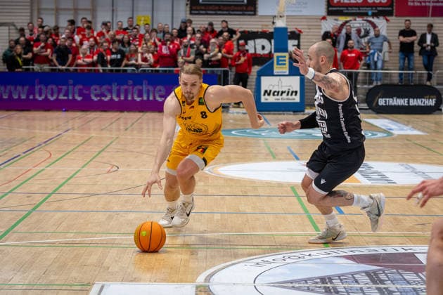 Lucas Mayer Bozic Estriche Knights Kirchheim, 08 Simon Krajcovic Giessen 46ers, 55 GER, Bozic Estriche Knights Kirchheim vs Giessen 46ers, BARMER 2 Basketball Bundesliga, Playoffs Semifinal Game 1, Season 2025 2026, 20 05 2026 GER, Bozic Estriche Knights Kirchheim vs Giessen 46ers, BARMER 2 Basketball Bundesliga, Playoffs Semifinal Game 1, Season 2025 2026, 20 05 2026 Goeppingen Copyright: xEibner-Pressefoto NinaxSanderx EP_NSR
