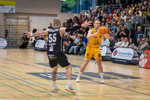 Simon Krajcovic Giessen 46ers, 55 Lucas Mayer Bozic Estriche Knights Kirchheim, 08 GER, Bozic Estriche Knights Kirchheim vs Giessen 46ers, BARMER 2 Basketball Bundesliga, Playoffs Semifinal Game 1, Season 2025 2026, 20 05 2026 GER, Bozic Estriche Knights Kirchheim vs Giessen 46ers, BARMER 2 Basketball Bundesliga, Playoffs Semifinal Game 1, Season 2025 2026, 20 05 2026 Goeppingen Copyright: xEibner-Pressefoto NinaxSanderx EP_NSR