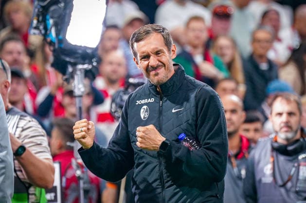 Turkey Football UEFA Europa League 2025 2026, Final in Istanbul SC Freiburg vs Aston Villa Tüpras Stadyumu Istanbul Julian Schuster SC Freiburg, coach facial expression, facial expression, emotion, gesture, gesticulation, emotion Copyright: xJOERANxSTEINSIEKx