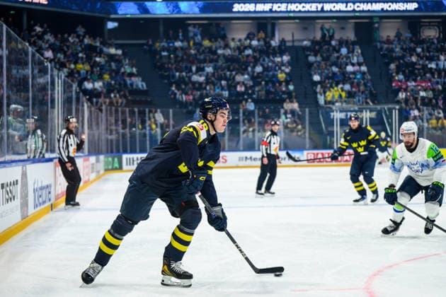 260520 Anton Frondell of Sweden during the 2026 IIHF Ice Hockey World Championship between Sweden and Slovenia on May 20, 2026 in Fribourg Photo Jesper Zerman BILDBYRAN kod JZ JZ0722 ishockey ice hockey ishockey vm 2026 vm 2026 iihf world championship sverige sweden slovenia bbeng bbauto  Copyright: JESPERxZERMAN BB260520JZ076