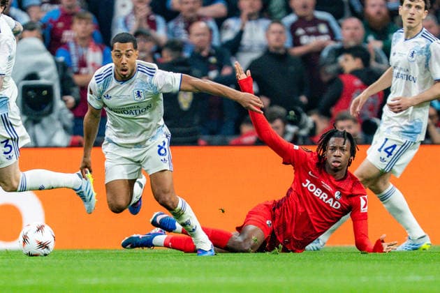 20 05 2026, SC Freiburg vs Aston Villa, UEFA Europa League Final, Final Matchday Johan Manzambi SC Freiburg, 44 Youri Tielemans Aston Villa Copyright: xBahhoxKarax
