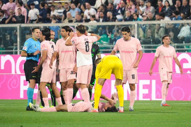 IPA84909462 - Palermo, Italy, 20 May 2026. Renzo Barbera Stadium, Palermo vs Catanzaro, match valid for the return semi-final of the 2025 2026 Serie B Play-Offs. In the photo: Patryk Peda injury (Palermo FC).  Copyright: xFedericoxSerra IPAxSportx xx 84909462