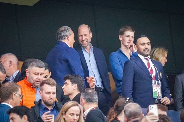 Turkey Football UEFA Europa League 2025 2026, Final in Istanbul SC Freiburg vs Aston Villa Tüpras Stadyumu Istanbul Prince William, Prince William, British royal family, Royal Family, VIP stand, Aston Villa, soccer celebrities, UEFA Europa League, Tüpras Stadyumu, prominent spectators, royals, Great Britain, media interest, international attention, stadium visit, soccer evening, sporting event, society, celebrities, TV pictures, live event, international sports coverage, Turkey news Copyright: xJOERANxSTEINSIEKx