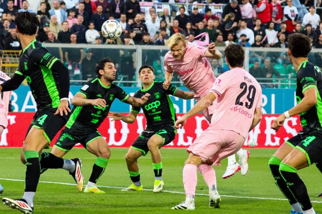 IPA84909466 - Joel Pohjanpalo (Palermo F.C.) scores a goal during the Italian Serie BKT semi final match between Palermo F.C. vs U.S. Catanzaro 1929 20th May 2026 at the Renzo Barbera stadium in Palermo, Italy  Copyright: xVincenzoxOrlando IPAxSportx xx 84909466