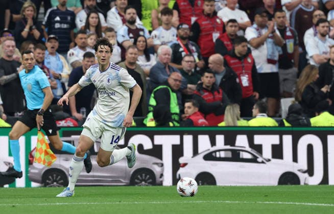 May 20, 2026, Istanbul, Besiktas, ToÂ¼rkiye: Pau Torres of Aston Villa During the football match between Aston Villa vs Freiburg valid for the UEFA Europa League Final, on 20 05 2026 at the Vodafone Arena stadium in Istanbul Istanbul Türkiye - ZUMAs236 20260520_aap_s236_034 Copyright: xFabioxSassox