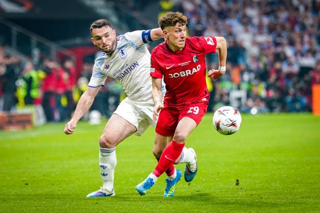 Turkey Football UEFA Europa League 2025 2026, Final in Istanbul SC Freiburg vs Aston Villa Tüpras Stadyumu Istanbul Philipp Treu SC Freiburg, 29 John McGinn Aston Villa, 7 Copyright: xJOERANxSTEINSIEKx