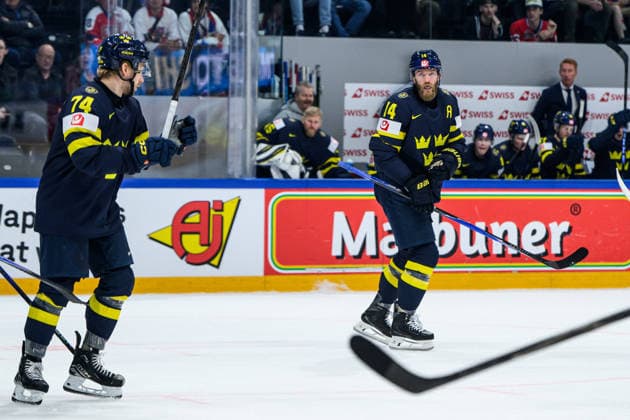 260520 Mattias Ekholm of Sweden after scoring the 6 0 goal during the 2026 IIHF Ice Hockey World Championship between Sweden and Slovenia on May 20, 2026 in Fribourg Photo Jesper Zerman BILDBYRAN kod JZ JZ0722 ishockey ice hockey ishockey vm 2026 vm 2026 iihf world championship sverige sweden slovenia bbeng bbauto jubel  Copyright: JESPERxZERMAN BB260520JZ103