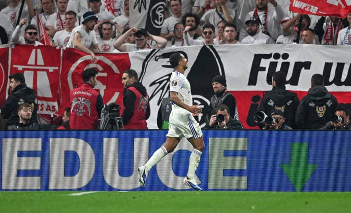Freiburg v Aston Villa, UEFA Europa Cup Final , Tupras Stadium, Istanbul, Turkey, - 20 May 2026 GOAL - Youri Tielemans of Aston Villa celebrates scoring. 0-1 Istanbul Tupras Stadium Besiktas Turkey, UK NEWSPAPERS OUT Copyright: xMarkxEnfieldx