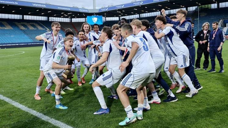 Final U19 Westfalenpokal VfL Bochum FC Schalke 04 FOR EDITORIAL PURPOSES ONLY p Schalke celebrates the 5 2 victory after the U19 Westfalenpokal Final between VfL Bochum and FC Schalke 04 on May 20, 2026 at Vonovia Ruhrstadion in Bochum Germany Nordrhein Westfalen Bochum Copyright ChristofxKöpsel Copyright: ChristofxKöpsel doc85xkc5y6lsl1el4sqg48 ,EDITORIAL USE ONLY Copyright: ChristofxKöpsel