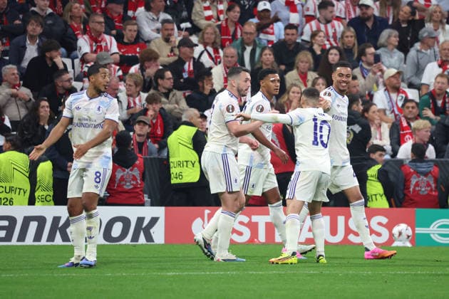 20 05 2026, xrekx, Football Europa League Final 2026, SC Freiburg Aston Villa v l Goal celebration after the goal to celebrate the goal celebrate 0 1 by Youri Tielemans Aston Villa FC DFL DFB REGULATIONS PROHIBIT ANY USE OF PHOTOGRAPHS as IMAGE SEQUENCES and or QUASI VIDEO Istanbul