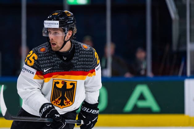 ZURICH, SWITZERLAND - MAY 20: Leon Huettl (Germany, 25) during the Preliminary Round - Group A Match 27 between United States and Germany at the IIHF Ice hockey, Eishockey World Championship, WM, Weltmeisterschaft 2026, Swiss Life Arena on May 20, 2026 in Zurich, Switzerland. Zurich Switzerland Copyright: xTimoxSteinx