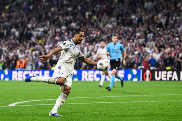 SC Freiburg v Aston Villa FC - UEFA Europa League Youri Tielemans of Aston Villa scores the opening goal during the UEFA Europa League 2025 26 final football match between SC Freiburg and Aston Villa FC. Istanbul Turkey Copyright: xNicolòxCampox