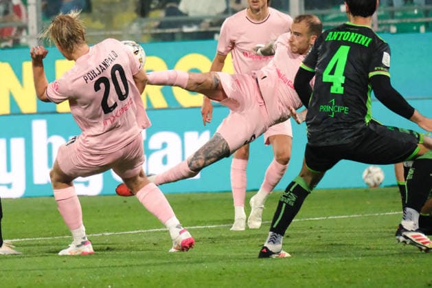 IPA84911352 - Palermo, Italy, 20 May 2026. Renzo Barbera Stadium, Palermo vs Catanzaro, match valid for the return semi-final of the 2025 2026 Serie B Play-Offs. In the photo: Antonio Palumbo (Palermo FC)  Copyright: xFedericoxSerra IPAxSportx xx 84911352